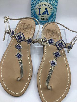 Modello piazzetta Sandali swarovski Luce Azzurra