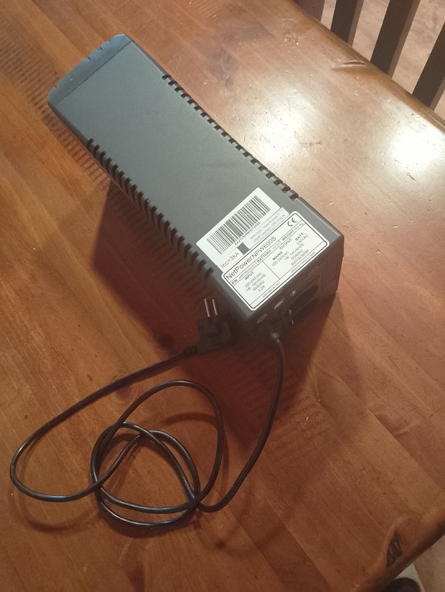 OPORTUNIDAD!!SAI Riello Netpower  UPS Tengo 2x50€