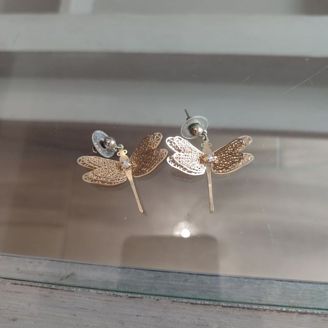 Pendientes libélula dorados