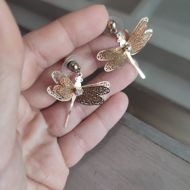 Pendientes libélula dorados