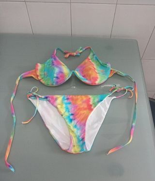 Bikini Calzedonia multicolor L
Talla 95 