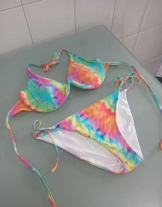 Bikini Calzedonia multicolor L
Talla 95 
