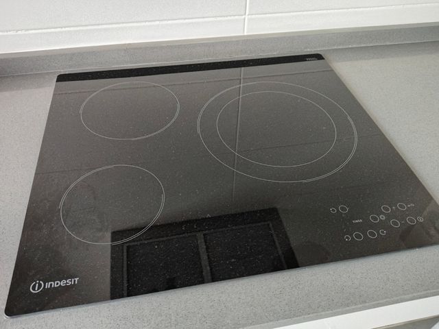 Placa vitrocerámica Indesit RI 360 C NUEVA