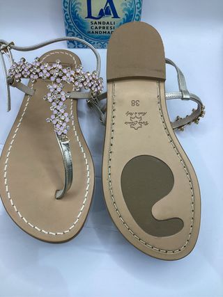 Modello Sophia sandali luce azzurra con swarovski
