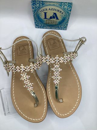 Modello Sophia sandali luce azzurra con swarovski