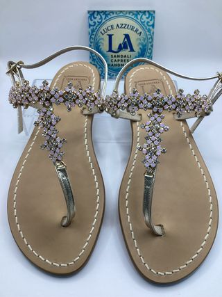 Modello Sophia sandali luce azzurra con swarovski