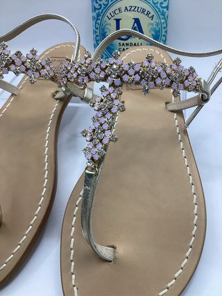 Modello Sophia sandali luce azzurra con swarovski