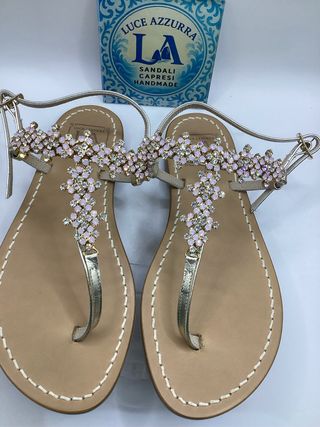 Modello Sophia sandali luce azzurra con swarovski