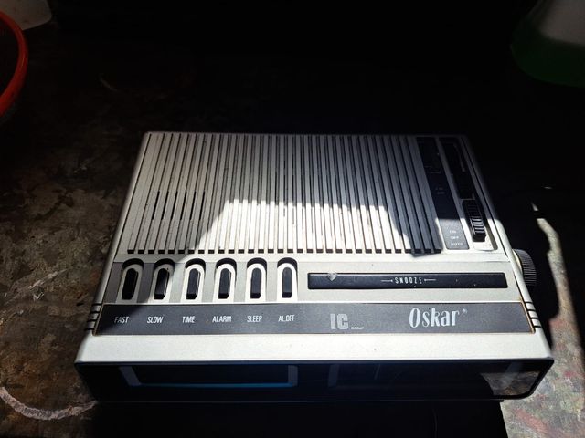 Radio despertador Oskar vintage