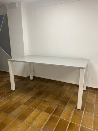 Mesa escritorio blanca - Oficina