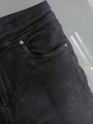 Bermuda Pepe Jeans negra, talla 16