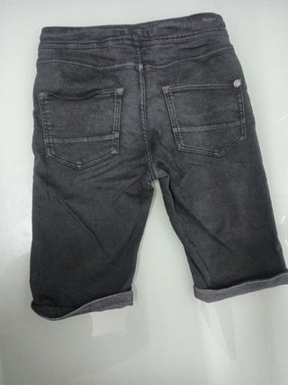 Bermuda Pepe Jeans negra, talla 16