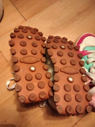 Zapatillas Barbie & Guess niña 36