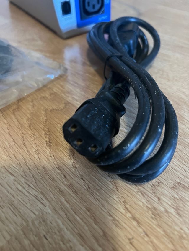 Liebert PowerSure XT 450 SAI (bateria descargada)