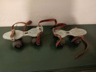 Patines antiguos 4 ruedas - cuero