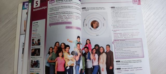 Solutions 3rd Edition Upper-Intermediate. Stude...