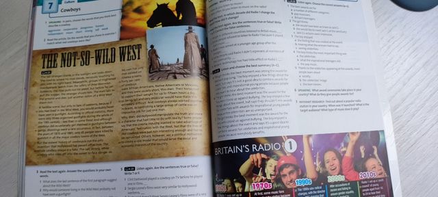 Solutions 3rd Edition Upper-Intermediate. Stude...