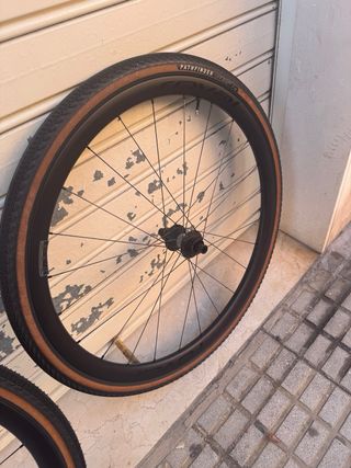 Juego Ruedas ROVAL Terra C  (Gravel )  modelo 2025