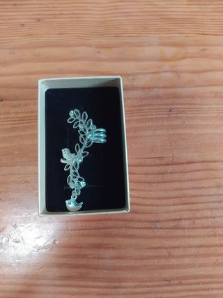 Pendiente con diseño de pájaro
