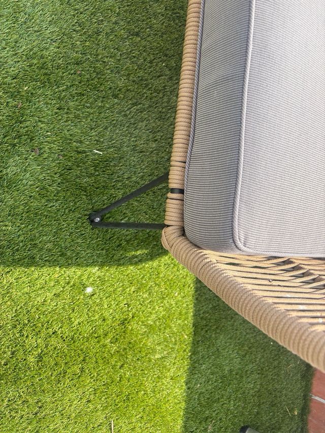 Sillón exterior de cuerda y metal.con almohadas