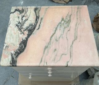 Mueble baño mármol rosa