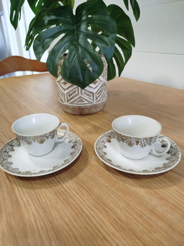 Juego de 6 tazas café porcelana blanca y dorada