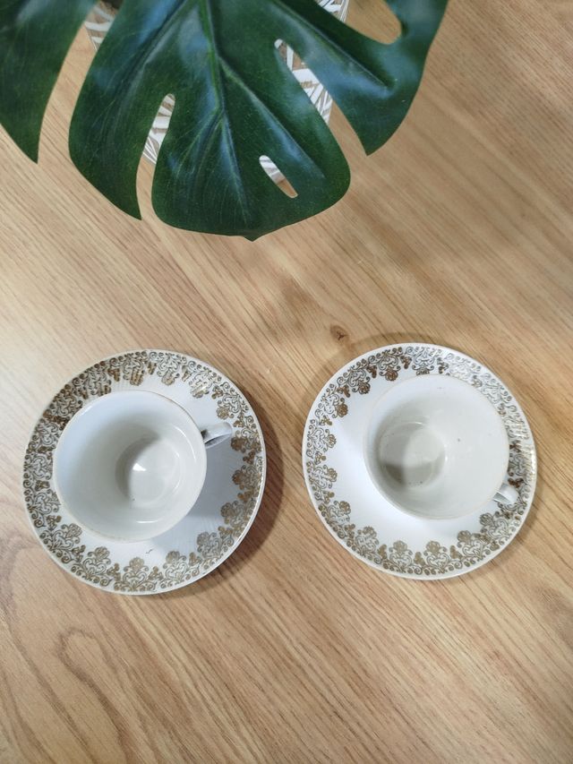 Juego de 6 tazas café porcelana blanca y dorada