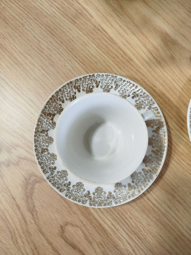 Juego de 6 tazas café porcelana blanca y dorada