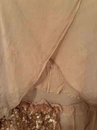 Vestido beige elegante 