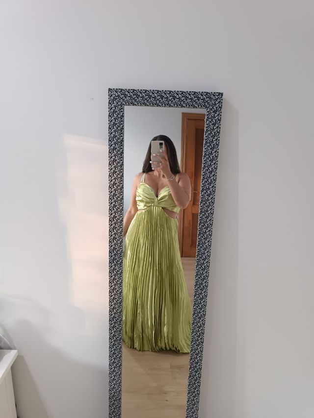 Vestido largo plisado verde oliva