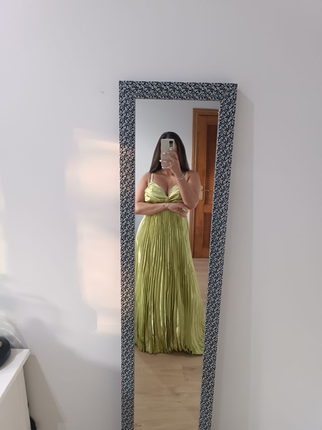 Vestido largo plisado verde oliva