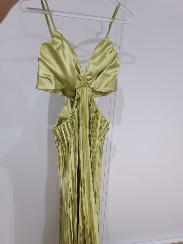 Vestido largo plisado verde oliva