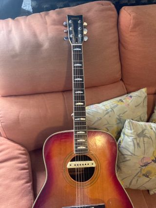 Acustica ́Yamaha FG351SB vintage con LR Baggs m1a