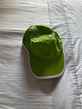 Gorra deportiva verde