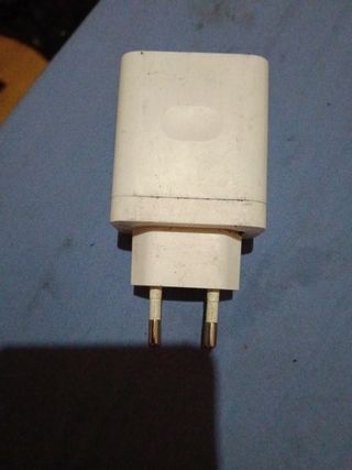 Cargador blanco 160W