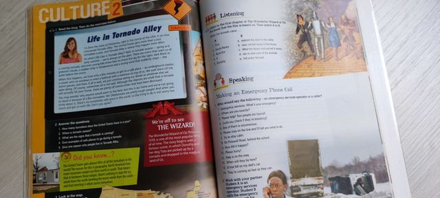 LIVING ENGLISH 1 BACH SB ED.14 Burlington Books