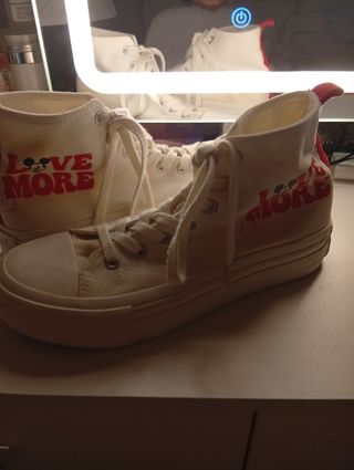 Zapatillas Mickey Mouse rojas y blancas