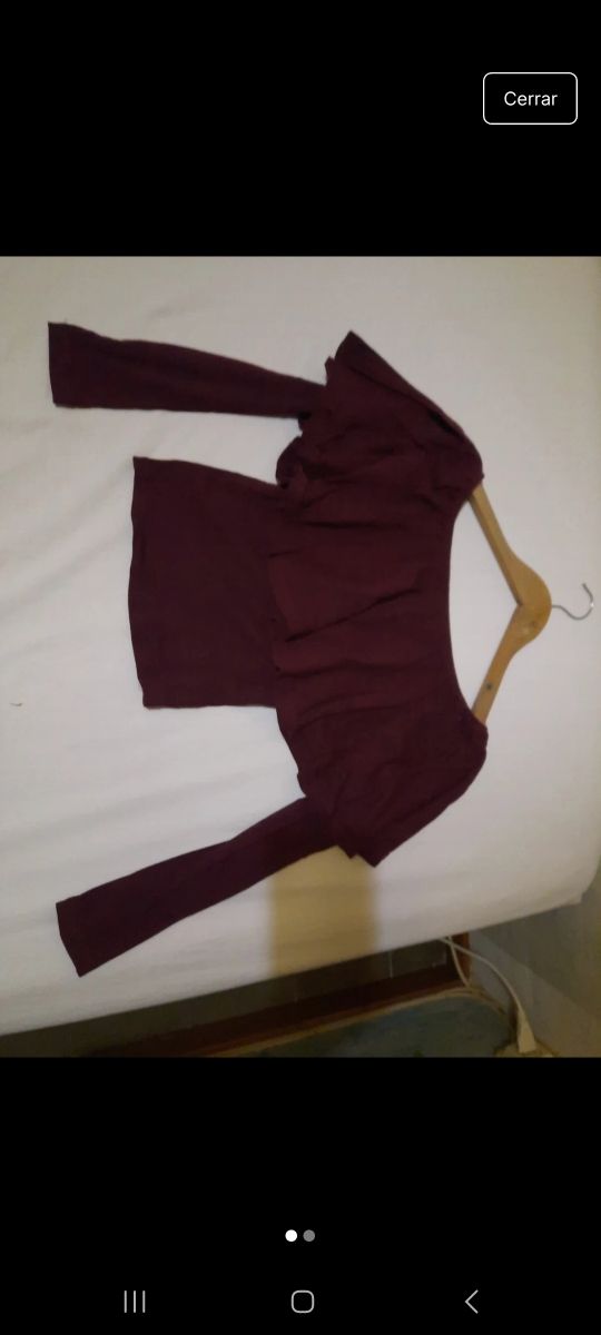 Camiseta manga larga color burdeos