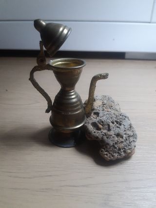Jarra Antigua de Metal