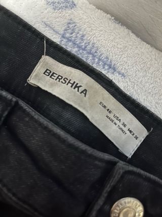 Vaqueros Bershka negros L