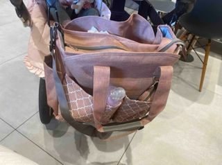 Bolso rosa carro
practicamente nuevo 
1 mes de uso