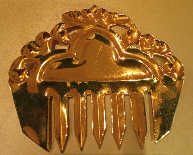 Peineta fallera dorada