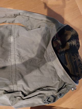 Cazadora Pull&Bear verde oliva
