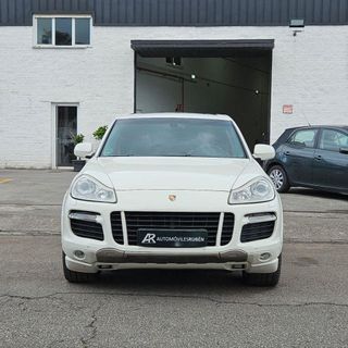 PORSCHE Cayenne GTS