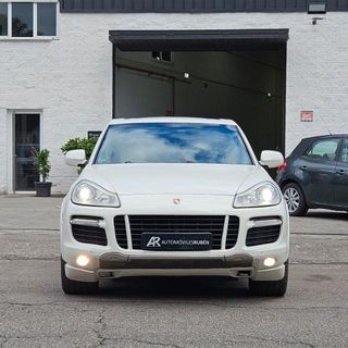 PORSCHE Cayenne GTS