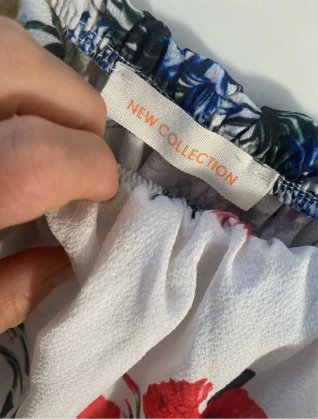 Abito floreale bianco senza spalline