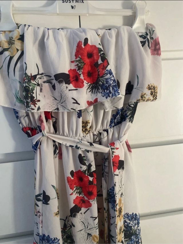 Abito floreale bianco senza spalline