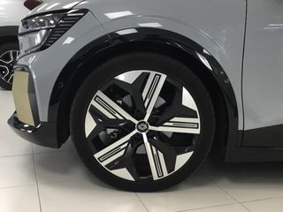 RENAULT Mégane Eléctrico Mégane E-Tech Iconic Autonomía Confort AC22 EV60 160kW