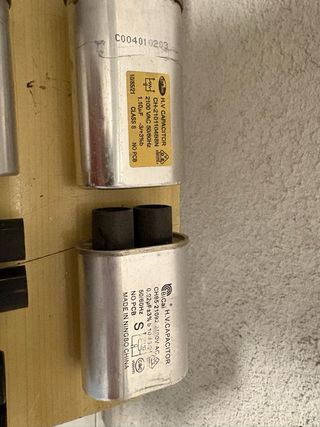 Condensadores HV para microondas - 12uds