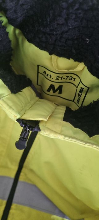 Chaqueta amarilla nieve moto pesca